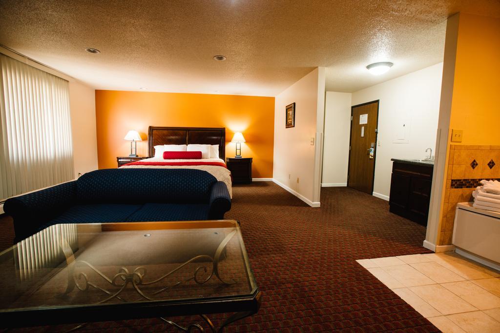 Days Inn By Wyndham Minot Ngoại thất bức ảnh